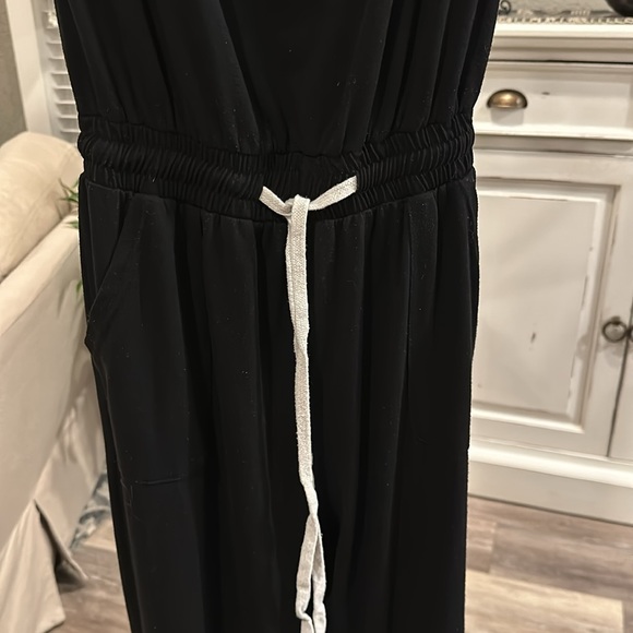 Black Jumpsuit light pilling.  Off the shoulder Size small - Picture 3 of 5